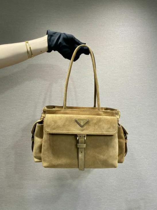Picture of Prada Handbags _SKUfw211204382fw